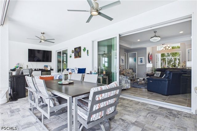 200 SW 30th AVE, Cape Coral, FL 33991