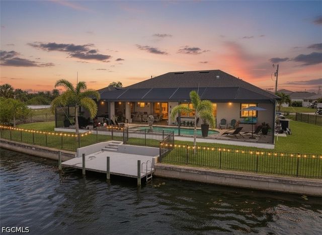 200 SW 30th AVE, Cape Coral, FL 33991