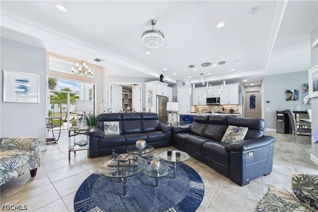 200 SW 30th AVE, Cape Coral, FL 33991