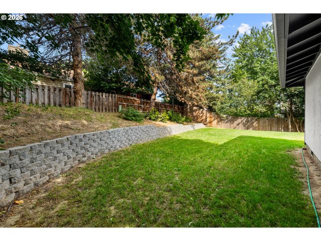 1980 Sw QUINNEY Ave, Pendleton, OR 97801