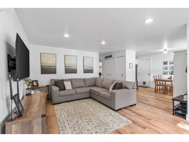 1980 Sw QUINNEY Ave, Pendleton, OR 97801