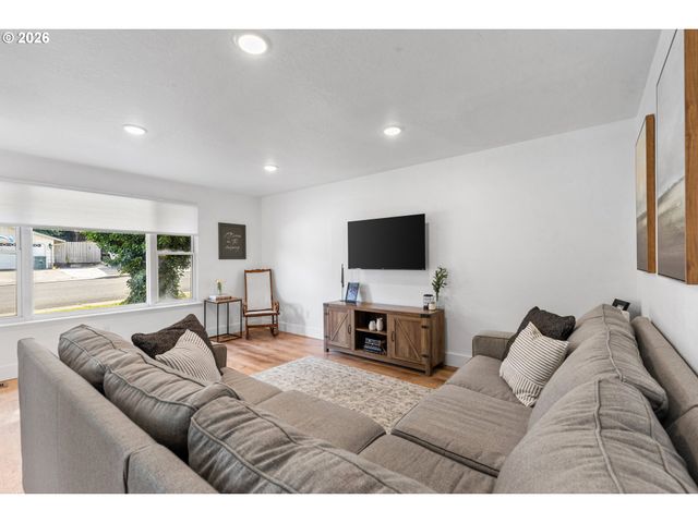 1980 Sw QUINNEY Ave, Pendleton, OR 97801