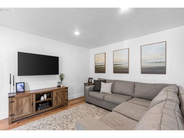1980 Sw QUINNEY Ave, Pendleton, OR 97801