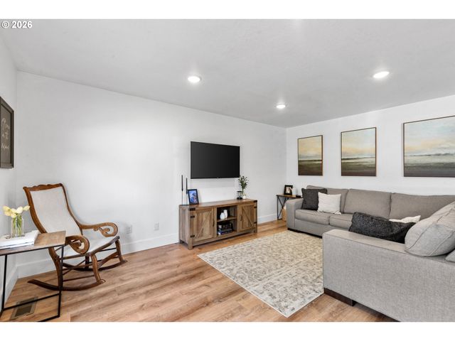 1980 Sw QUINNEY Ave, Pendleton, OR 97801