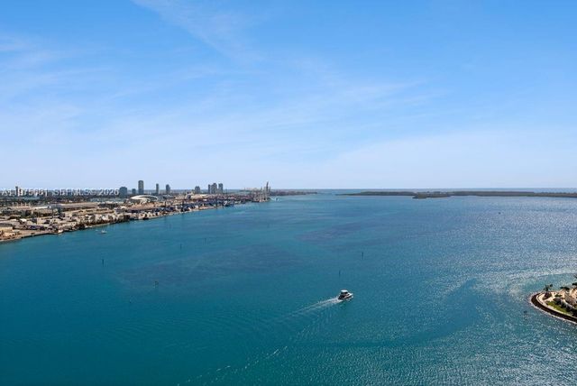 335 S Biscayne Blvd 3012, Miami, FL 33131