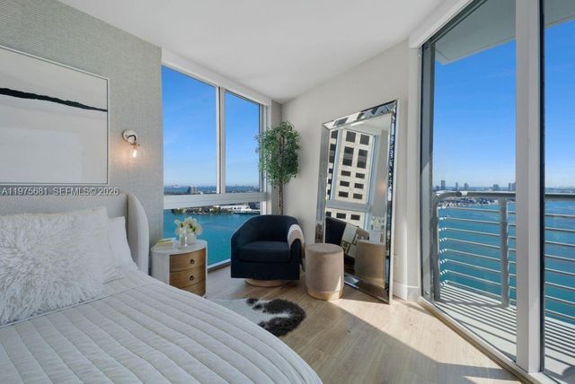 335 S Biscayne Blvd 3012, Miami, FL 33131