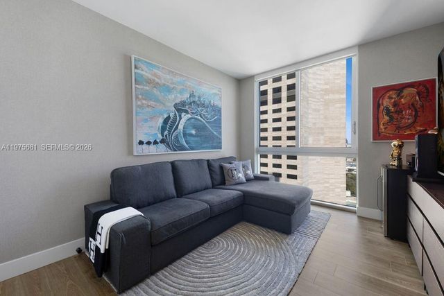 335 S Biscayne Blvd 3012, Miami, FL 33131