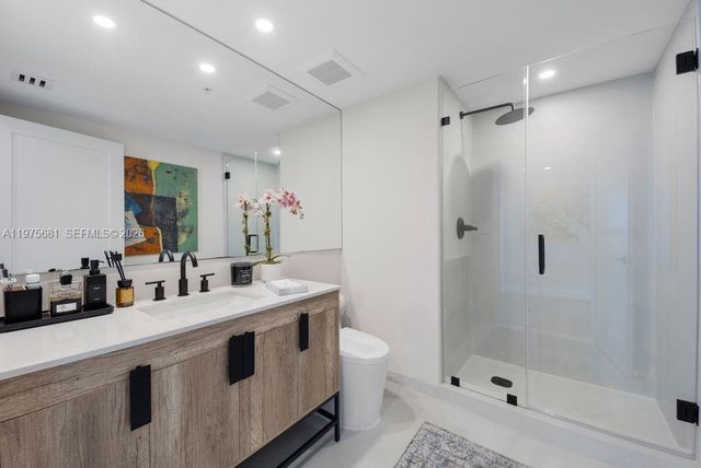 335 S Biscayne Blvd 3012, Miami, FL 33131