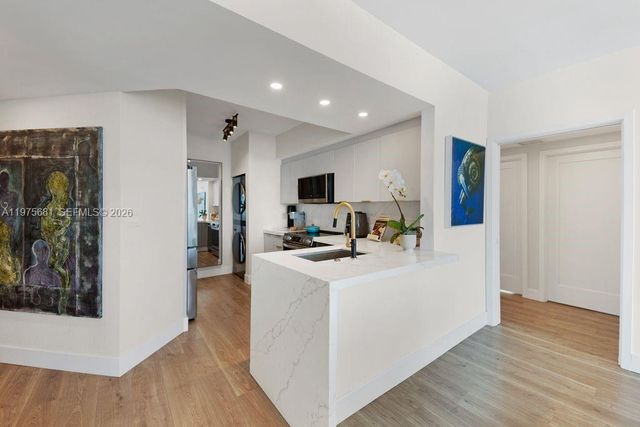 335 S Biscayne Blvd 3012, Miami, FL 33131