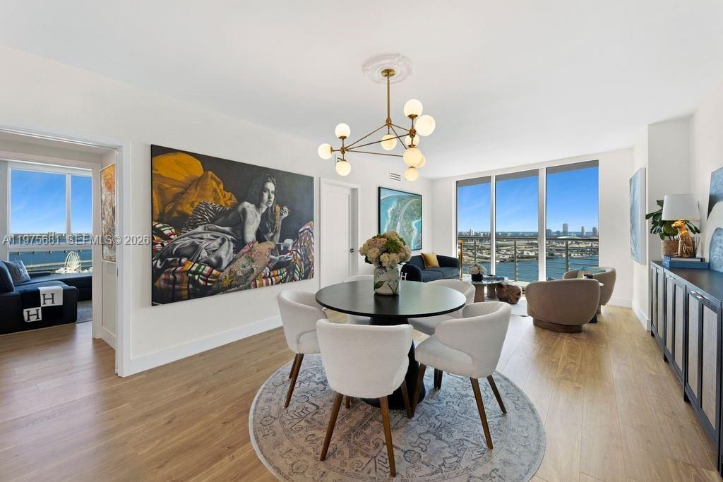 335 S Biscayne Blvd 3012, Miami, FL 33131