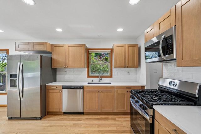 7130 Maple TERRACE, Wauwatosa, WI 53213