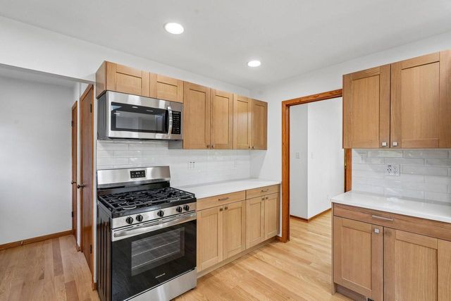 7130 Maple TERRACE, Wauwatosa, WI 53213