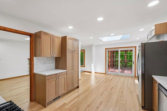 7130 Maple TERRACE, Wauwatosa, WI 53213