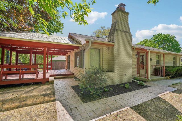 7130 Maple TERRACE, Wauwatosa, WI 53213