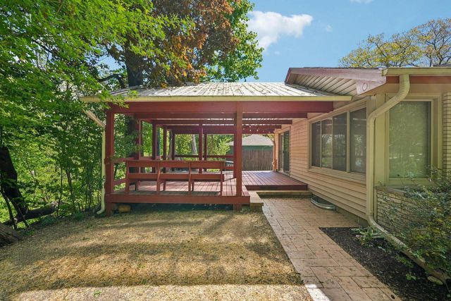 7130 Maple TERRACE, Wauwatosa, WI 53213