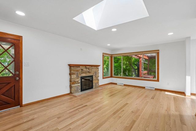 7130 Maple TERRACE, Wauwatosa, WI 53213