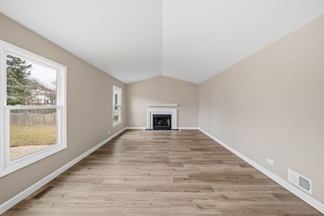 1435 Tanglewood Drive, Crystal Lake, IL 60014