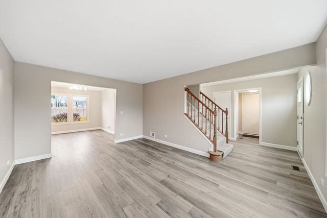 1435 Tanglewood Drive, Crystal Lake, IL 60014