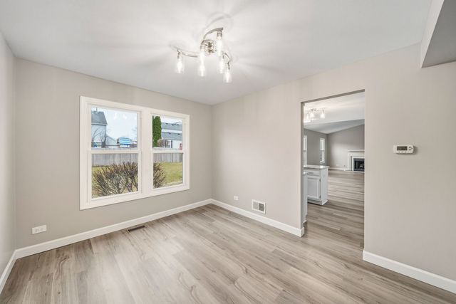 1435 Tanglewood Drive, Crystal Lake, IL 60014