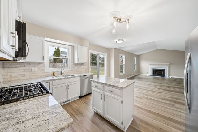 1435 Tanglewood Drive, Crystal Lake, IL 60014