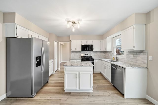 1435 Tanglewood Drive, Crystal Lake, IL 60014