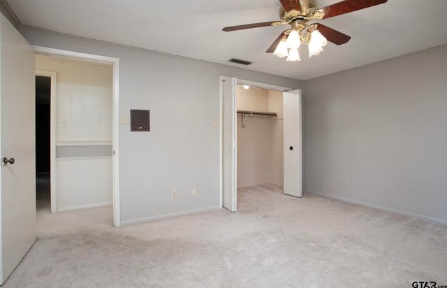 10187 Crestview Dr, Tyler, TX 75707