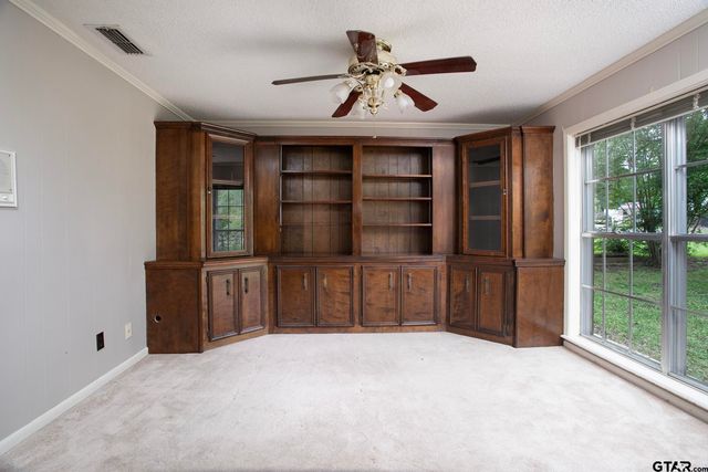 10187 Crestview Dr, Tyler, TX 75707