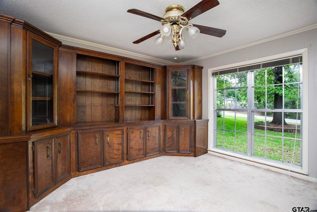 10187 Crestview Dr, Tyler, TX 75707