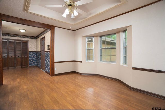 10187 Crestview Dr, Tyler, TX 75707
