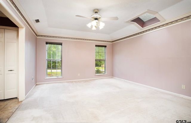10187 Crestview Dr, Tyler, TX 75707