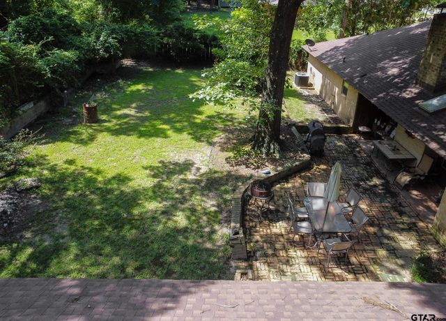 10187 Crestview Dr, Tyler, TX 75707