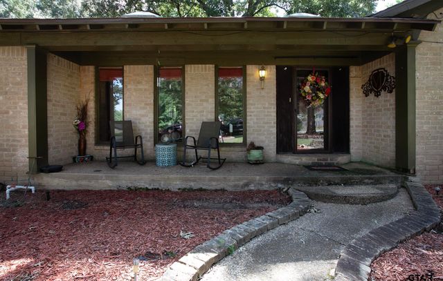 10187 Crestview Dr, Tyler, TX 75707