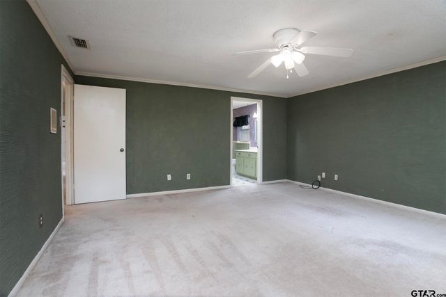 10187 Crestview Dr, Tyler, TX 75707