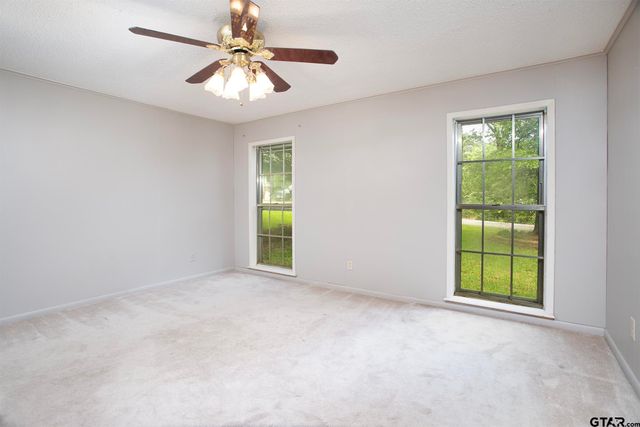 10187 Crestview Dr, Tyler, TX 75707