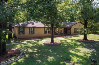 10187 Crestview Dr, Tyler, TX 75707