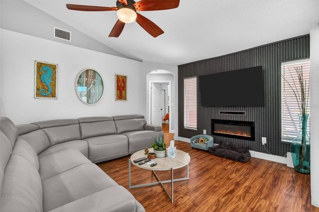 12611 PINEFOREST WAY E, Largo, FL 33773