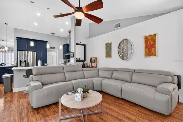 12611 PINEFOREST WAY E, Largo, FL 33773