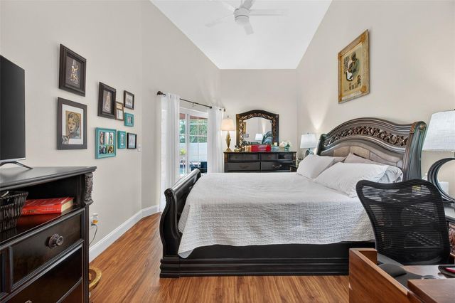 12611 PINEFOREST WAY E, Largo, FL 33773