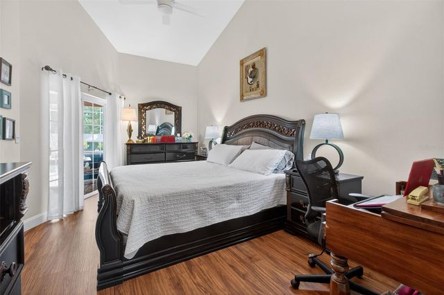 12611 PINEFOREST WAY E, Largo, FL 33773