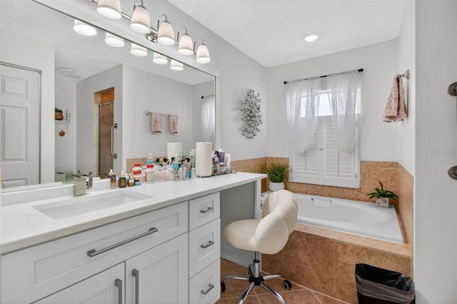 12611 PINEFOREST WAY E, Largo, FL 33773