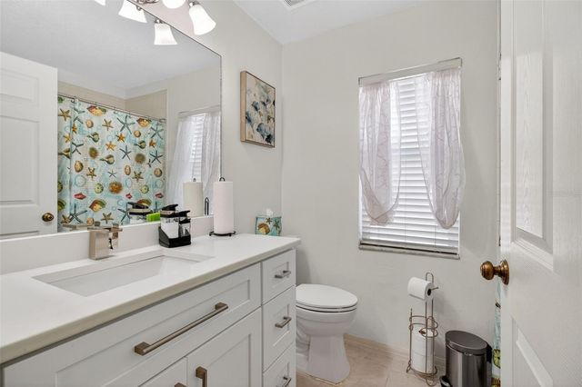 12611 PINEFOREST WAY E, Largo, FL 33773