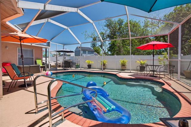 12611 PINEFOREST WAY E, Largo, FL 33773