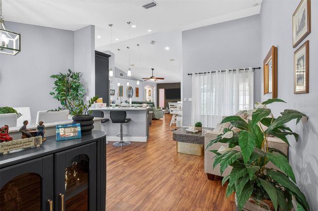 12611 PINEFOREST WAY E, Largo, FL 33773