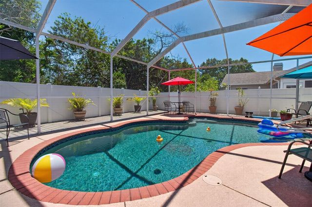 12611 PINEFOREST WAY E, Largo, FL 33773