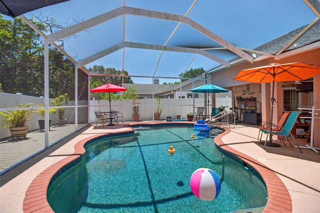 12611 PINEFOREST WAY E, Largo, FL 33773