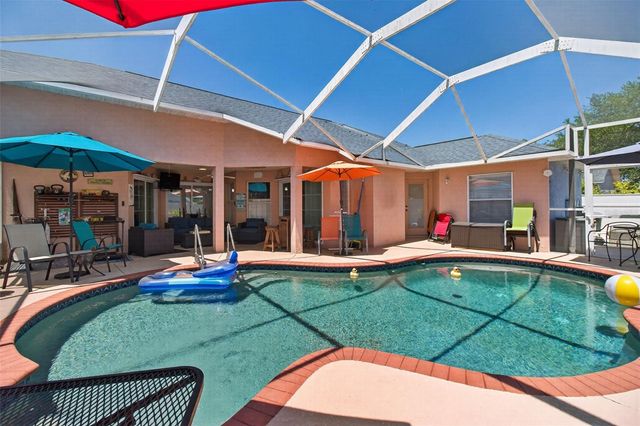 12611 PINEFOREST WAY E, Largo, FL 33773