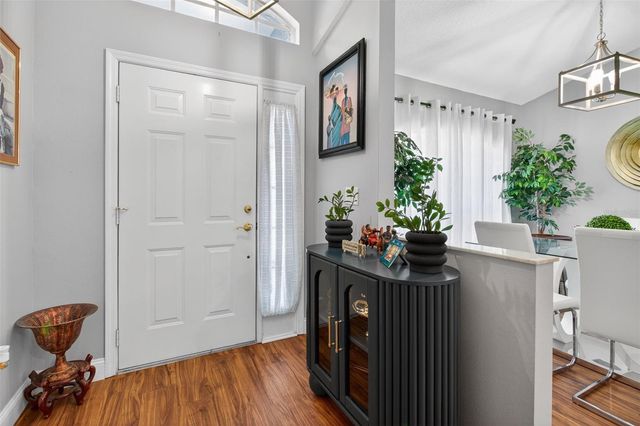 12611 PINEFOREST WAY E, Largo, FL 33773