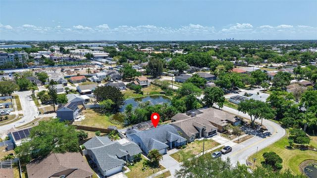 12611 PINEFOREST WAY E, Largo, FL 33773