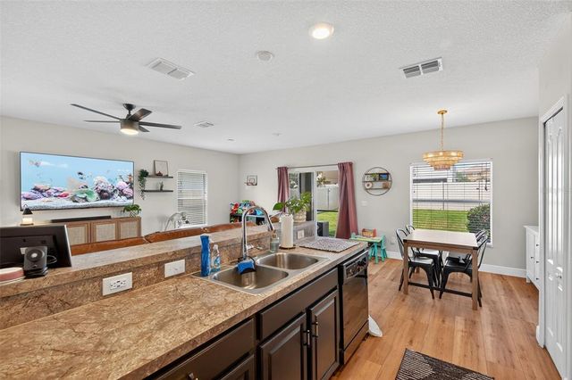 16703 MYRTLE SAND DR, Wimauma, FL 33598
