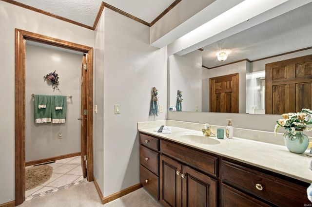 606 Shady Creek Drive, Lafayette, IN 47905